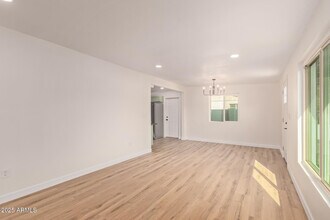2230 W Cambridge Ave in Phoenix, AZ - Building Photo - Building Photo