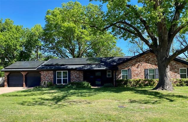property at 2026 River Oaks Cir