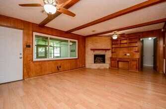 28911 Enchanted Dr in Shenandoah, TX - Building Photo - Building Photo