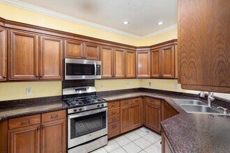 1610 Elkhart Cir in Gastonia, NC - Building Photo - Building Photo
