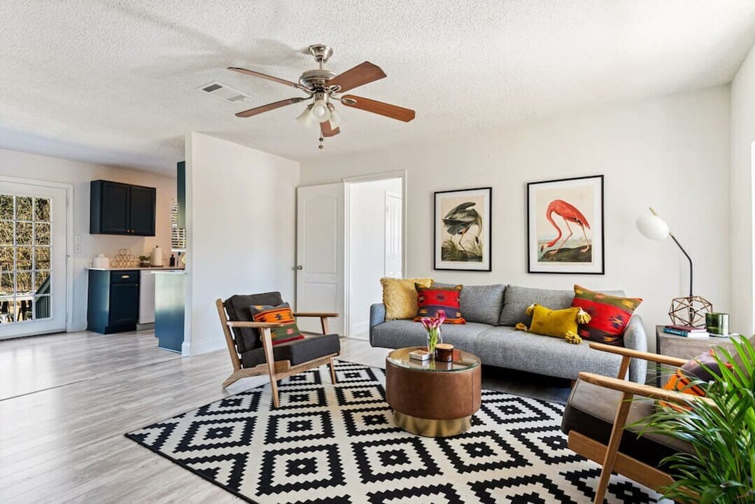 5706 Tura Ln in Austin, TX - Building Photo
