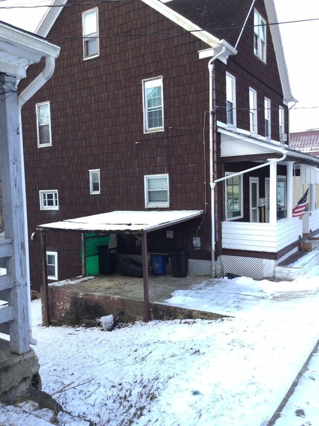 520 Woodvale Ave in Johnstown, PA - Building Photo - Building Photo