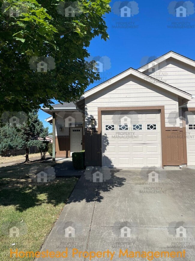 470-472 Ecols St S in Monmouth, OR - Building Photo - Building Photo