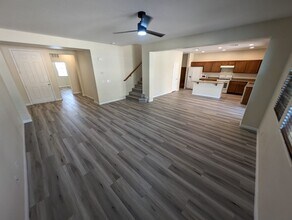 152 Walkinshaw Ave in Las Vegas, NV - Building Photo - Building Photo