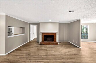 5537 Mountain Springs Cir in Stone Mountain, GA - Building Photo - Building Photo