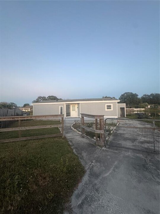1206 Skyview Cove in Lakeland, FL - Building Photo