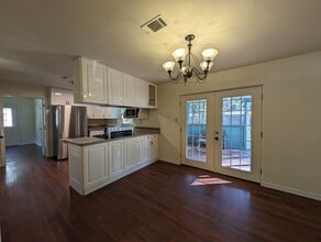 531 NW 52nd Ter in Gainesville, FL - Building Photo - Building Photo