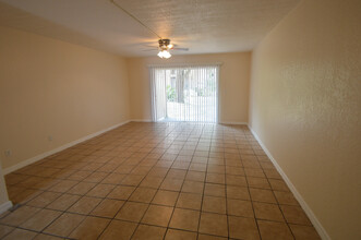 7510 Needle Leaf Pl in Tampa, FL - Building Photo - Building Photo