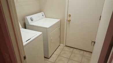 17190 W Desert Ln in Surprise, AZ - Building Photo - Building Photo