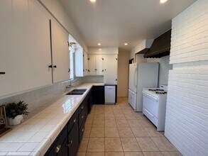 5648 Riverton Ave in Los Angeles, CA - Building Photo - Building Photo