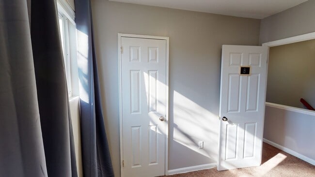 576 49th Pl NE-Unit -B in Washington, DC - Building Photo - Building Photo