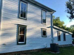 769 E 1650 Rd in Baldwin City, KS - Building Photo - Building Photo