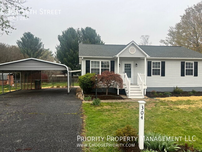 304 14th St in Grottoes, VA - Building Photo - Building Photo