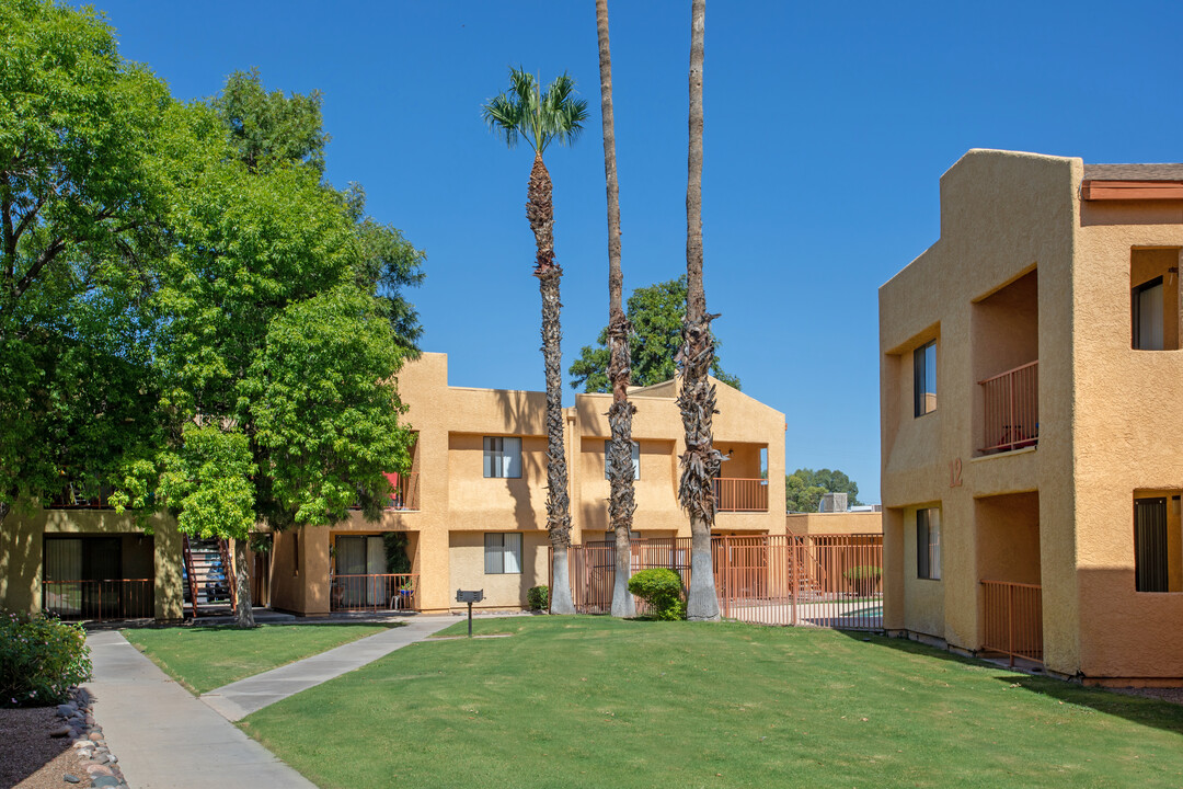 Mission Creek Apartments in Tucson, AZ - Building Photo