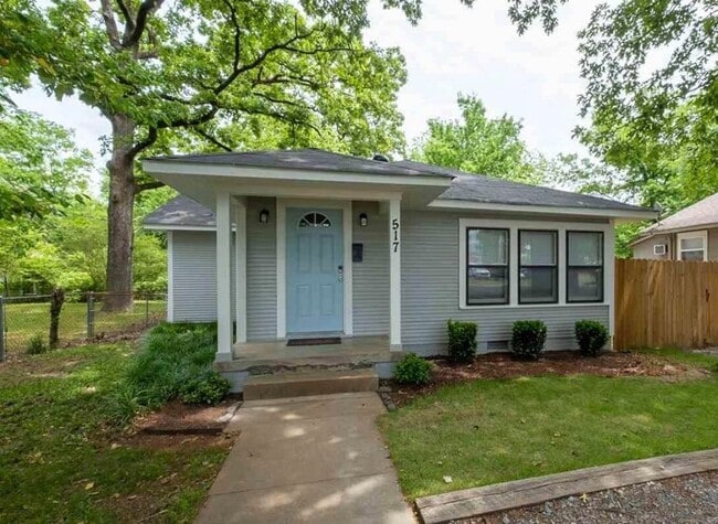 property at 517 Uams Blvd