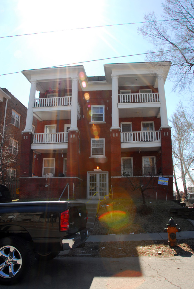 223-225 W 38th St in Kansas City, MO - Building Photo - Building Photo