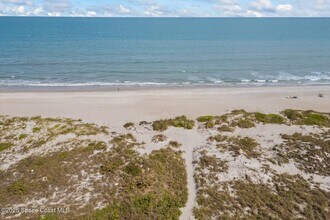 2100 N Atlantic Ave in Cocoa Beach, FL - Building Photo - Building Photo