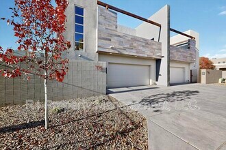 705 Alcalde Pl SW in Albuquerque, NM - Foto de edificio - Building Photo