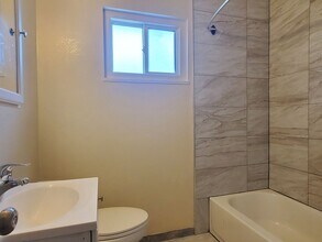 1381 San Tomas Aquino Pkwy, Unit 4 in San Jose, CA - Building Photo - Building Photo