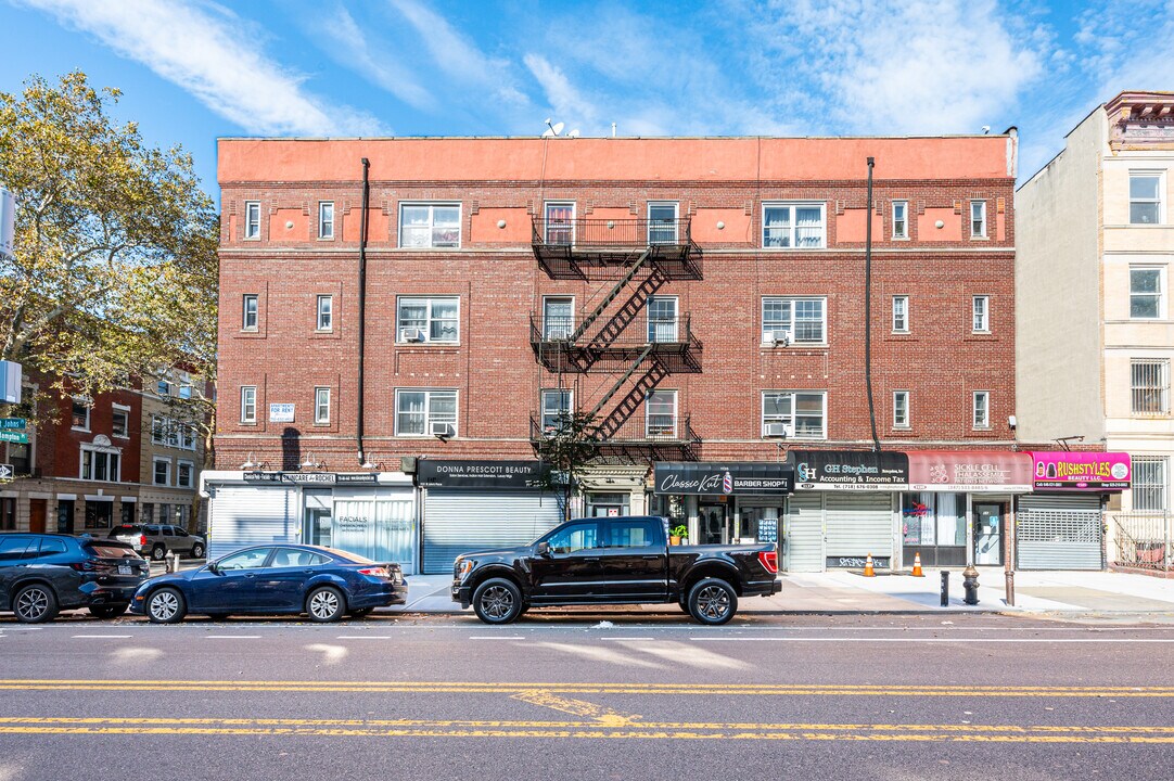 45 Hampton Pl in Brooklyn, NY - Building Photo