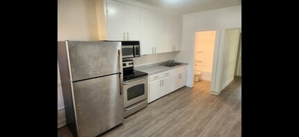 698 Massabesic St, Unit 2L in Manchester, NH - Building Photo - Building Photo