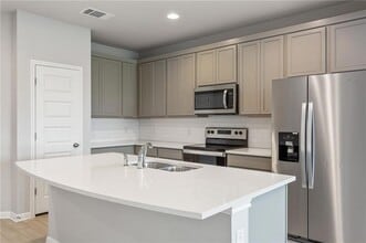 121 Unforgiven Ln, Unit B in Jarrell, TX - Building Photo - Building Photo