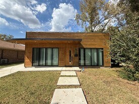 2707 Carpenter Ave in Dallas, TX - Building Photo