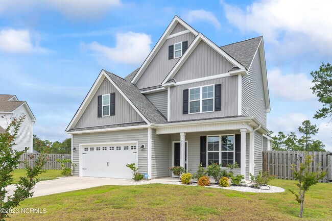 221 Salty Dog Ln in Sneads Ferry, NC - Building Photo - Building Photo