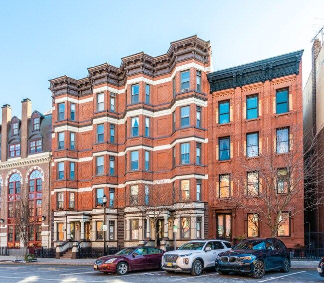 825 Washington St in Hoboken, NJ - Building Photo - Building Photo