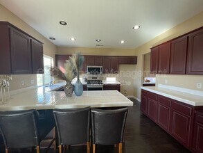 176 Nightfall Rd in San Jacinto, CA - Foto de edificio - Building Photo