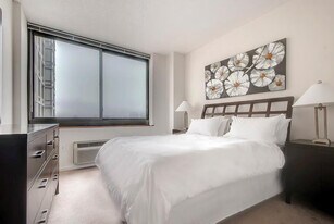48 Washington Blvd, Unit SI FL50-ID1039855P in Jersey City, NJ - Building Photo