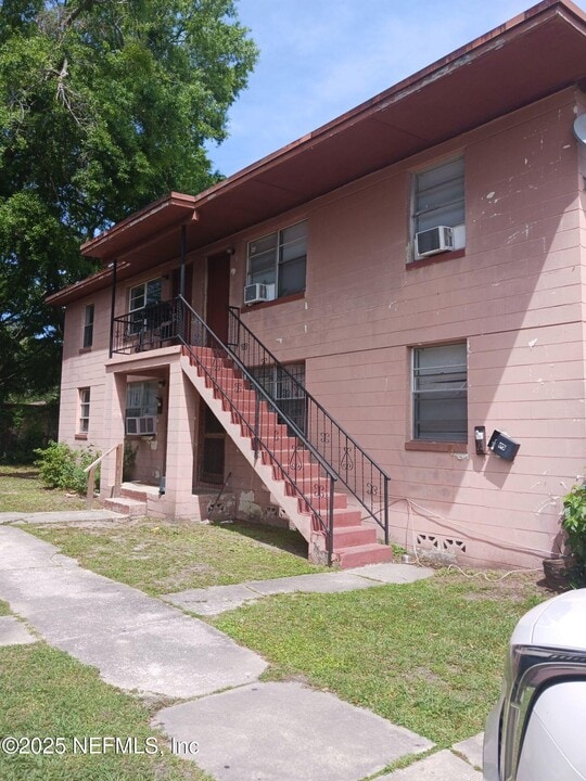 1145 W 25th St in Jacksonville, FL - Building Photo
