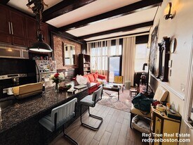 25 Saint Marys Ct, Unit 4 in Brookline, MA - Building Photo