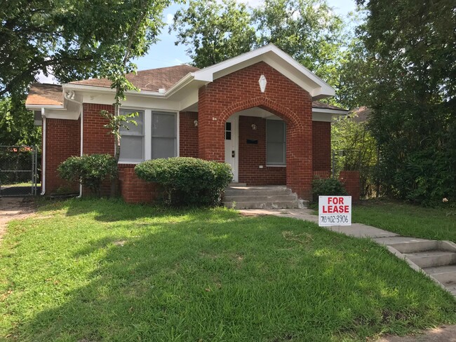 property at 1125 W Gray St