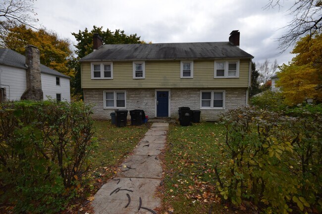 148 W Hamilton Ave-Unit -148 in State College, PA - Building Photo - Building Photo