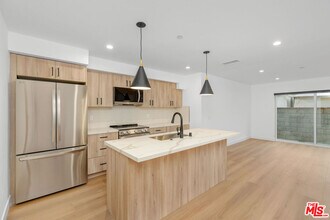 12702 Pacific Ave in Los Angeles, CA - Building Photo - Building Photo