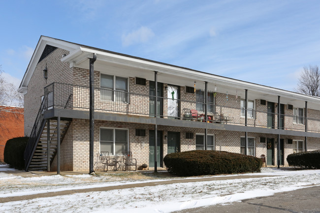 Carriage House Apartments in Lexington, KY - Foto de edificio - Building Photo