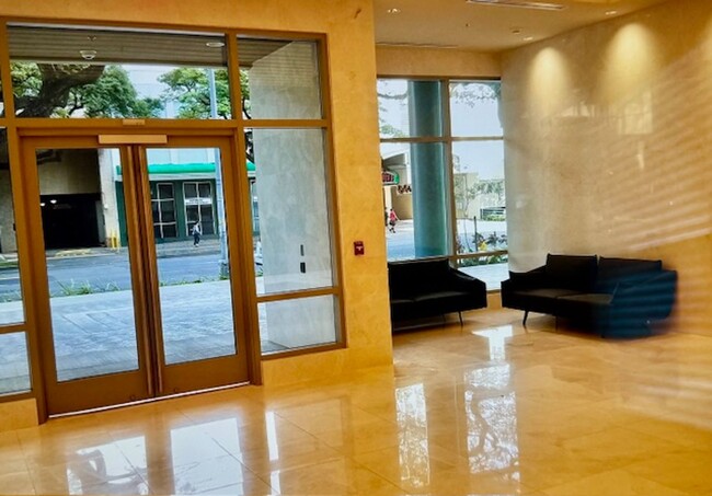 1631 Kapiolani Blvd in Honolulu, HI - Building Photo - Building Photo