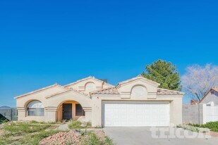 938 Chaps Cir in Henderson, NV - Building Photo