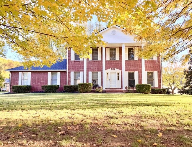 1402 E Rhett Butler Rd in Clarksville, TN - Building Photo - Building Photo