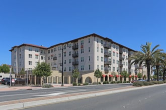 Marea Alta in San Leandro, CA - Foto de edificio - Building Photo