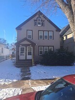 311 N 40th St in Milwaukee, WI - Building Photo