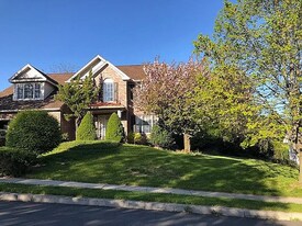 111 Round Ridge Rd in Mechanicsburg, PA - Building Photo