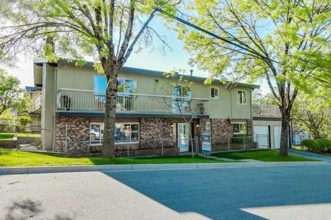property at 2185 Cassiar St