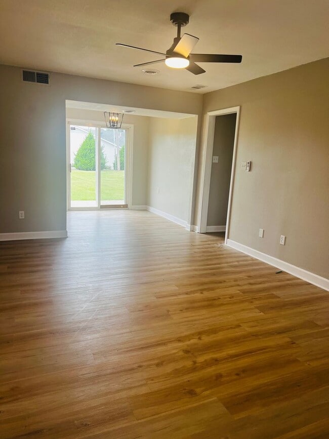 property at 822 Windwood Dr