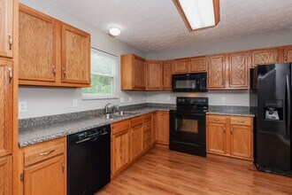 5753 Ericsson Way in Trotwood, OH - Building Photo - Building Photo