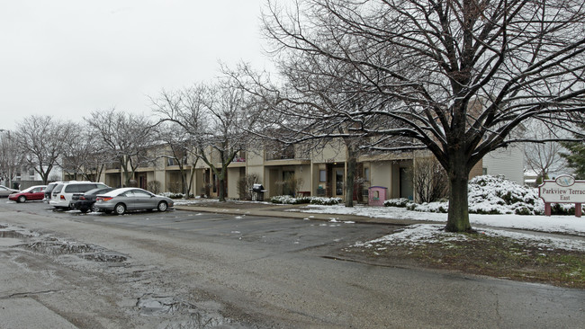 Parkview Terrace Apartments in Pleasant Prairie, WI - Foto de edificio - Building Photo