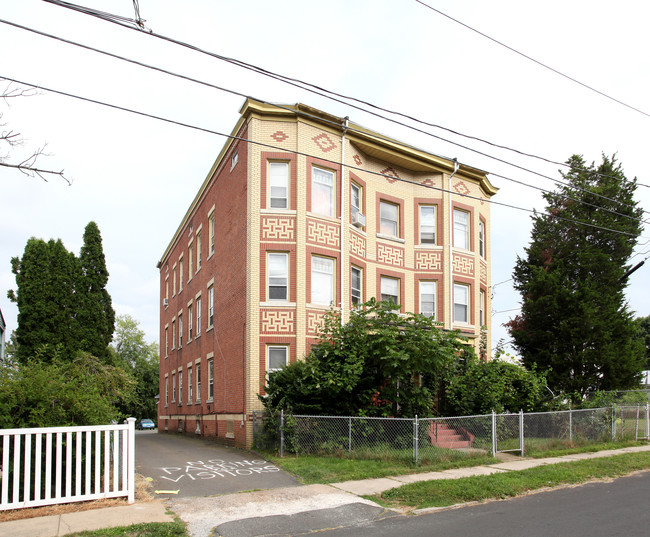 163 Gold St in New Britain, CT - Building Photo - Building Photo