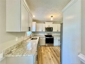 5325 Wallbrook Dr in Fayetteville, NC - Building Photo - Building Photo