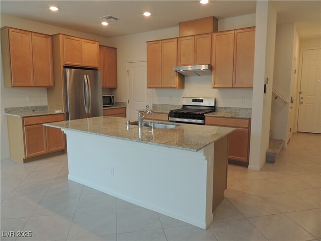 9991 Cluny Ave, Unit Apt 408 in Las Vegas, NV - Building Photo - Building Photo